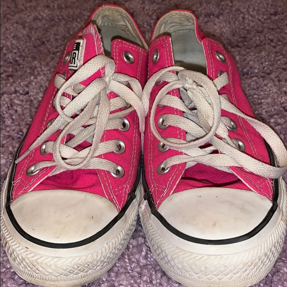 Hot pink converse💕